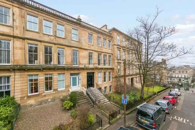 Spacious Townhouse Conversion in Glasgow West End Near Byres Road