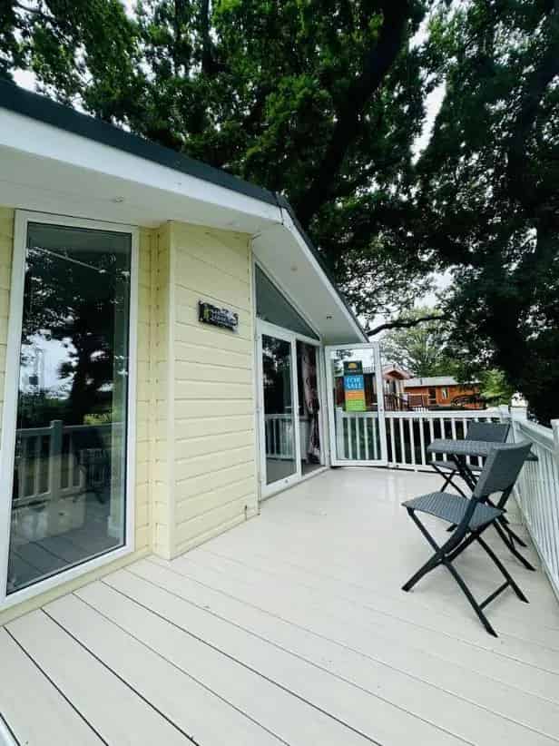 2 Bed Lodge with Stunning Wildlife Views