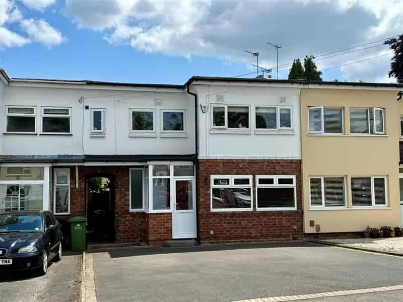 3 Bedroom Semi-Detached House for Sale in Shirley Solihull