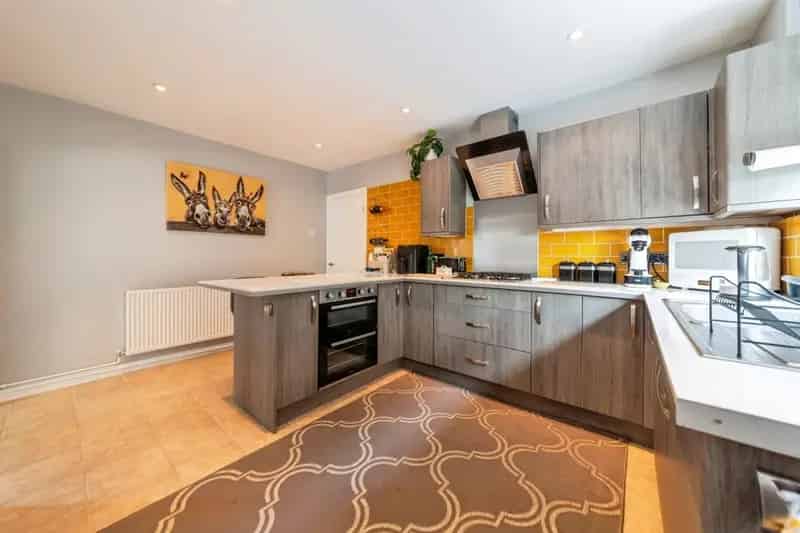 Extended Detached Bungalow Near Grantham