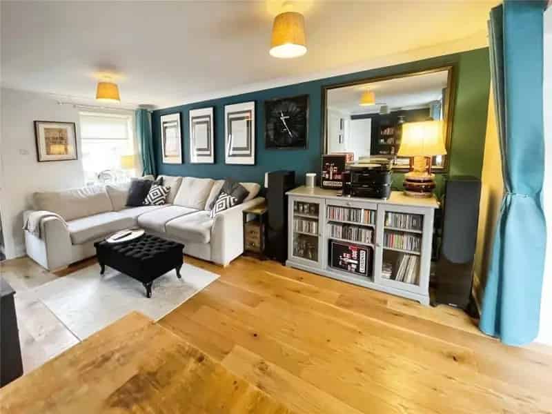 5 Bed Property for Sale
