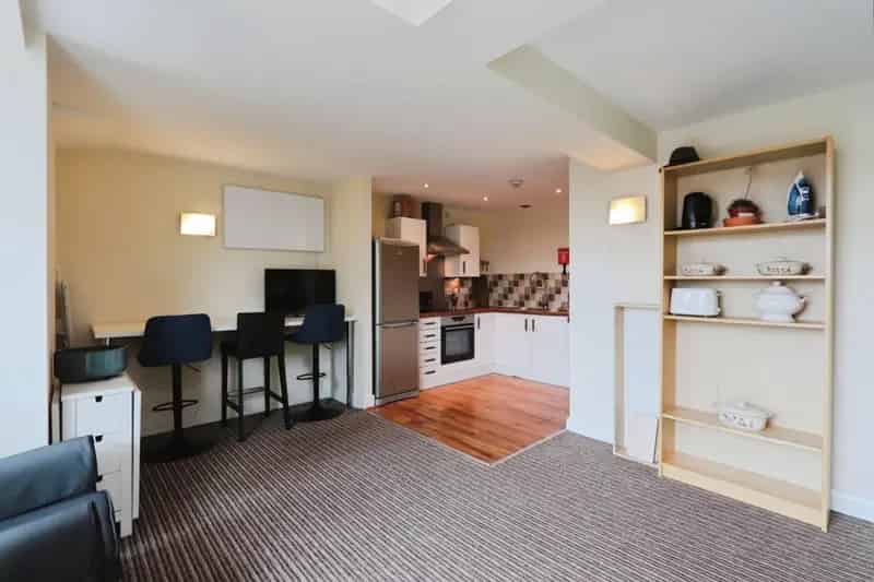 2 Bedroom Flat for Sale - 571 SQ FT