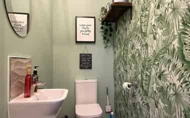 Spacious 3-Bedroom Family Home with Garage and Garden