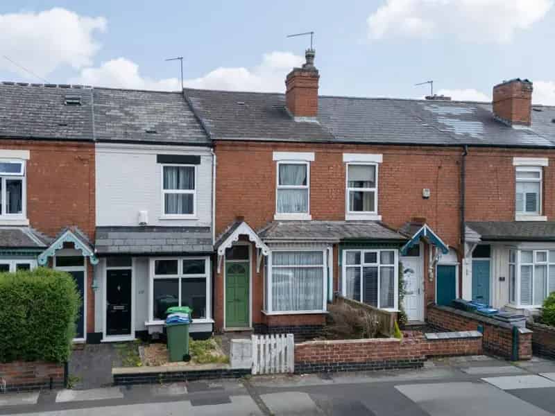 2 Bedroom Terraced House For Sale at Auction