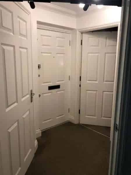 Bright 1-Bed Penthouse Apartment Near Shops and Parks