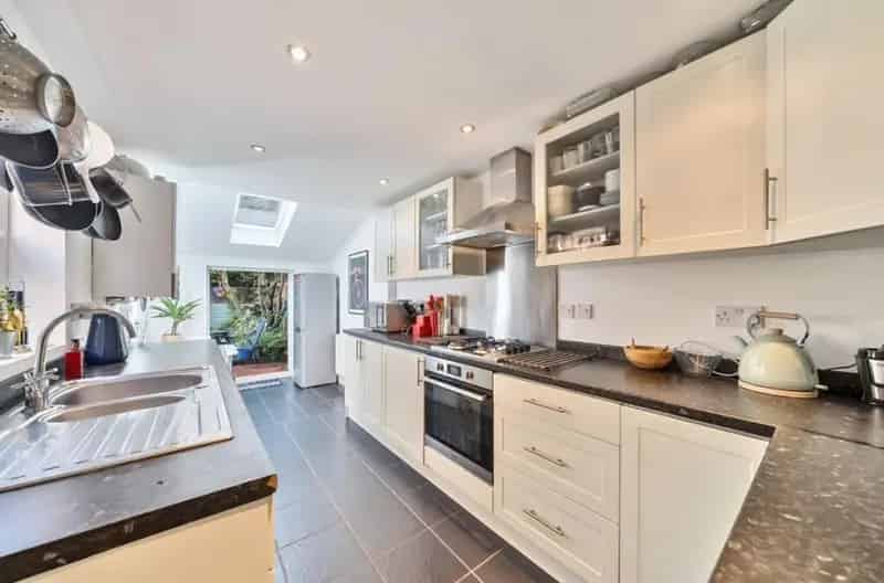3 Bedroom Victorian Terraced House Bedford