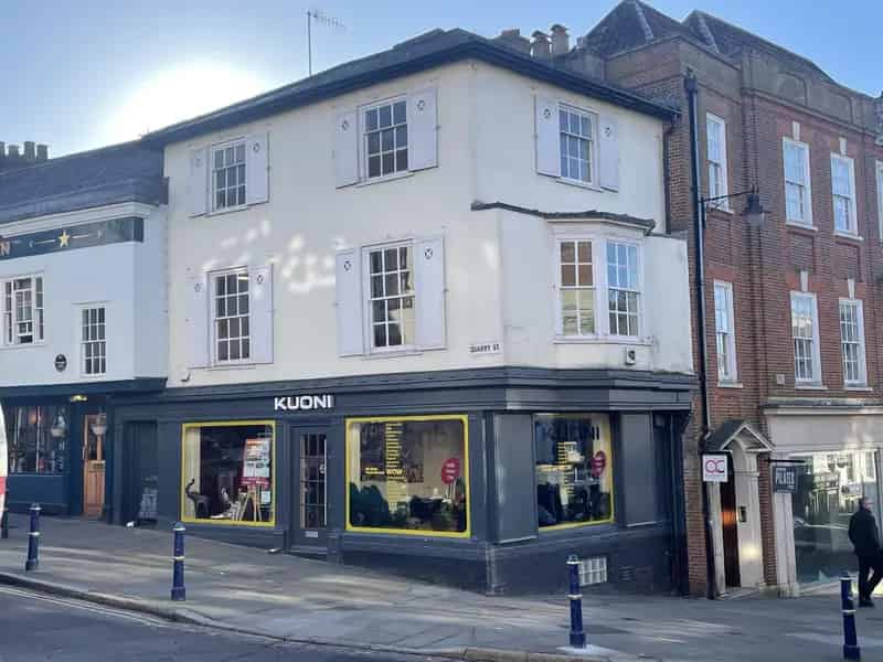 Grade II Listed Retail Premises For Rent in Guildford High Street