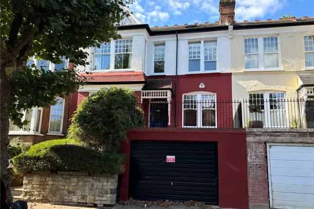 Six Bedroom Edwardian House for Sale in London N10