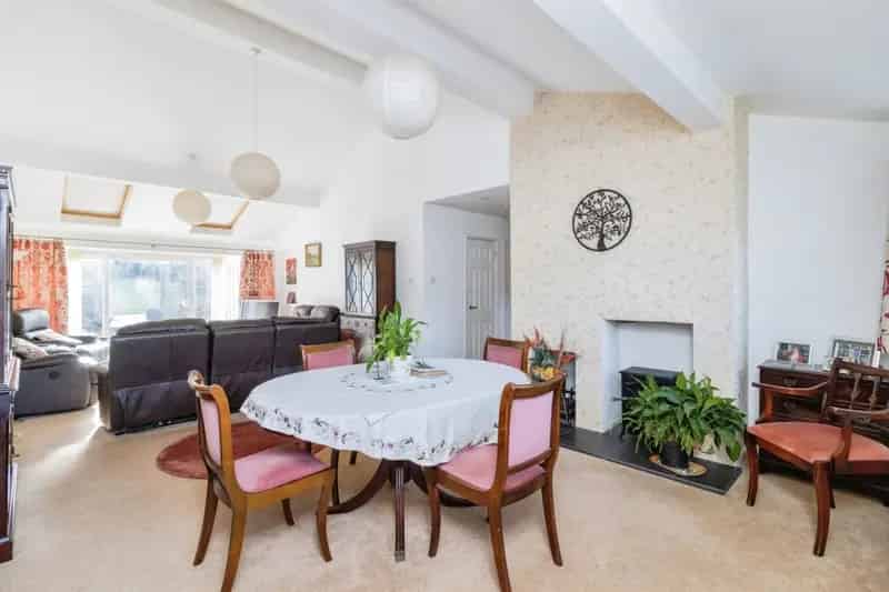 Detached Bungalow in Minehead with Vaulted Ceiling Lounge and Garden