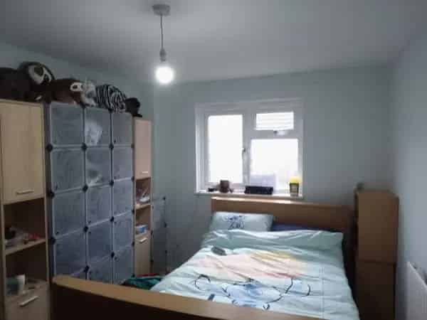 One Bedroom Ground Floor Flat Quiet Location Street Parking
