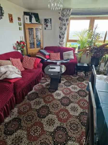 Flat For Rent in Sheffield, England