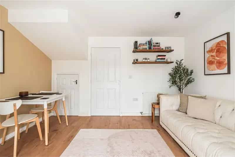 2 Bed Semi-Detached House Dunbar Modern Kitchen Private Garden Allocated Parking