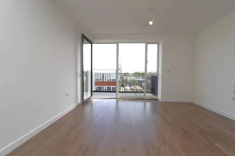 2 Bedroom Apartment Near Shenfield Station