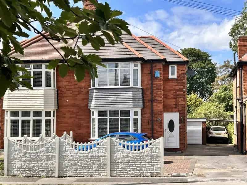 3 Bedroom Semi Detached House For Sale