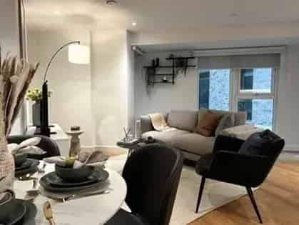 2 Bed 214m² Birmingham Apartment Modern Stylish Ensuite Zero Deposit
