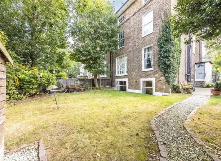 Large 2-Bed Ground Floor Flat Near Blackheath Heath
