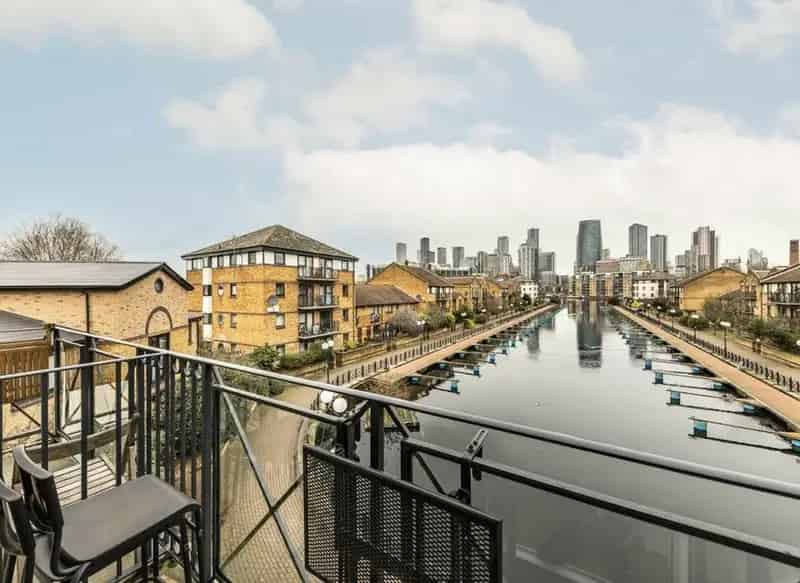 2 Bed 1 Bath Apartment with Balcony and Parking