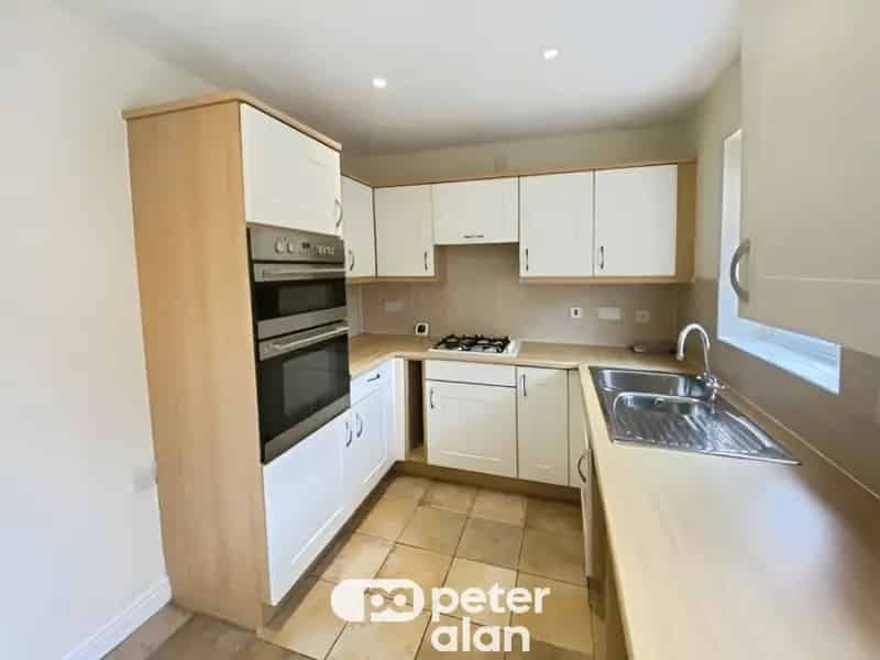 2 Bedroom House Near Schools and Parks