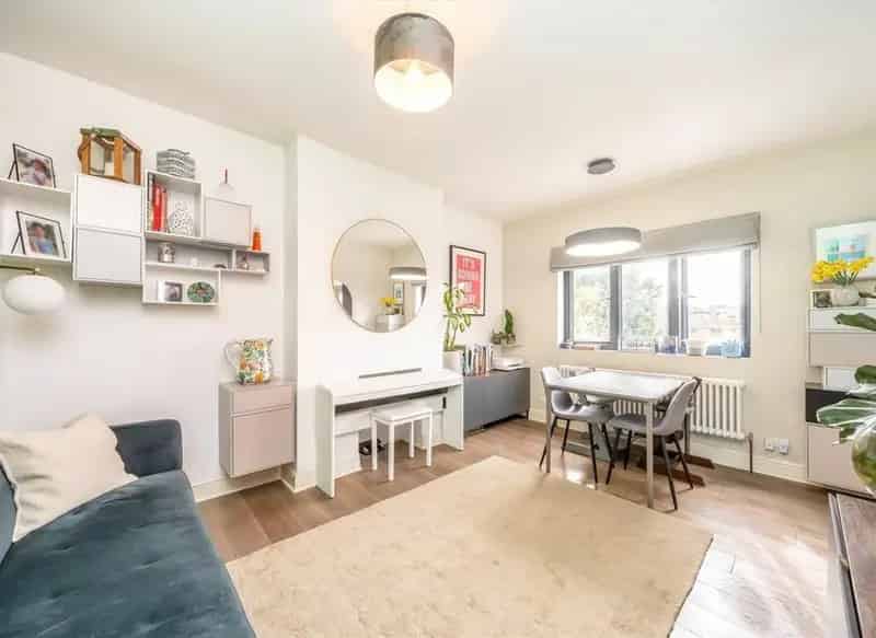 Wimbledon Town Centre 2 Double Bedroom Victorian Conversion