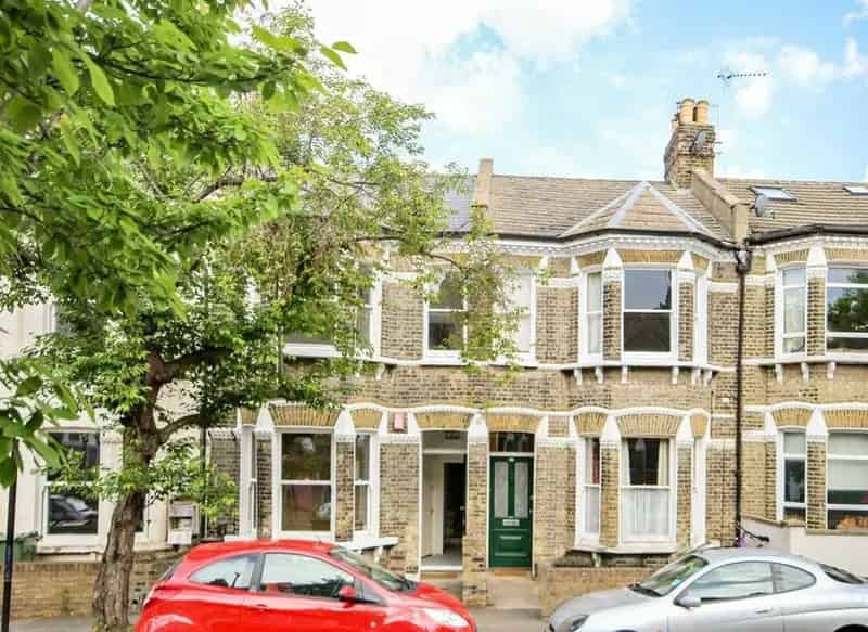 One Double Bedroom Flat near Brixton Market and Clapham High Street