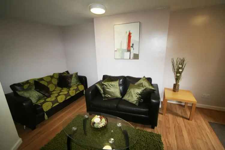 3 bedroom flat to rent