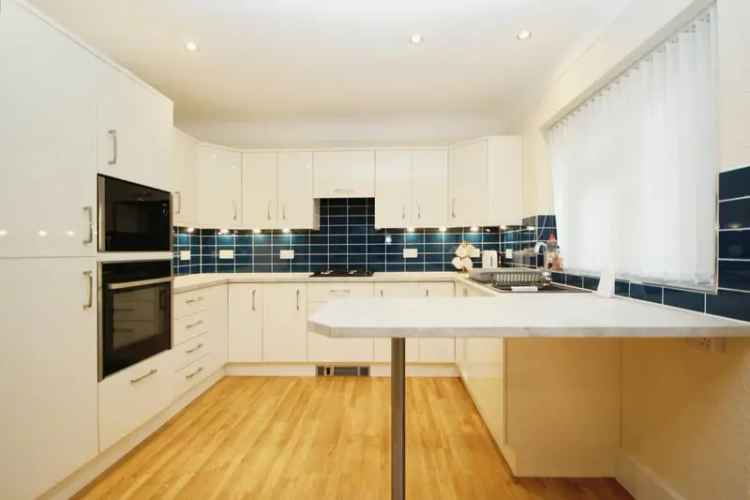 3 Bedroom Detached Bungalow Near Beach For Sale