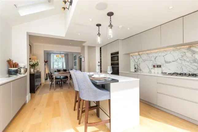 Terraced house to rent in Battersea High Street, London SW11