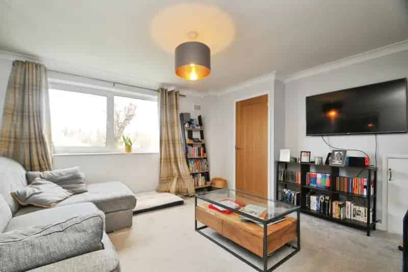 3 Bedroom Semi Detached House in Bilton