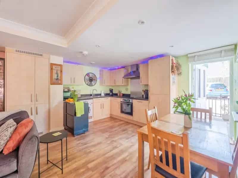Ground Floor Apartment Weymouth Two Double Bedrooms Sun Terrace Parking