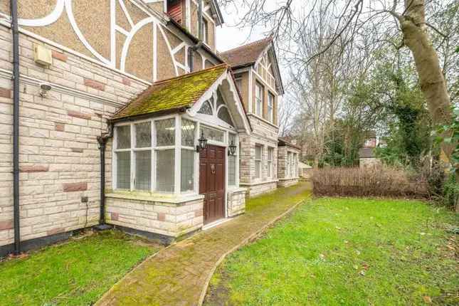 6 Bedroom House for Sale in Mapesbury Estate NW2