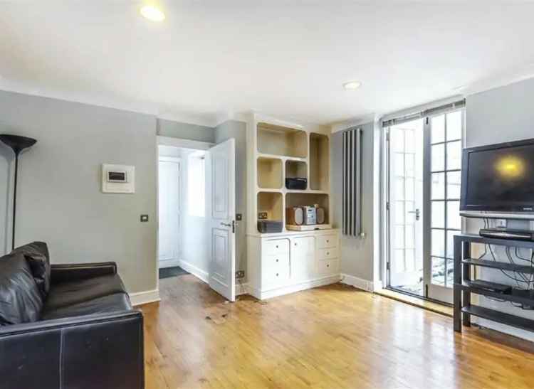 Flat For Sale in Harley Street, London, England