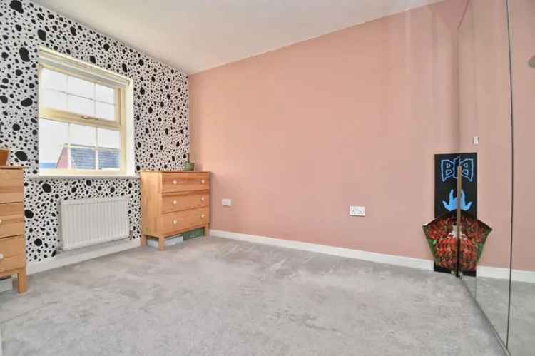 3 Bed Family Home for Sale Near Town Centre