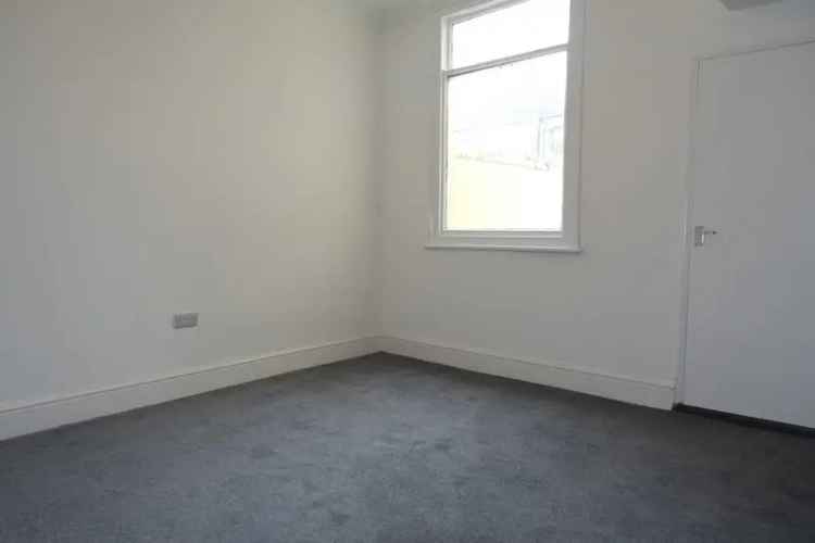 4 bedroom House
 To Let