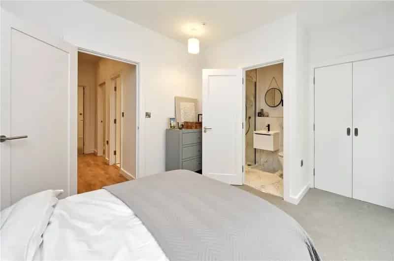 3 Bedroom Apartment Tooting 1112 sq ft Balcony Terrace