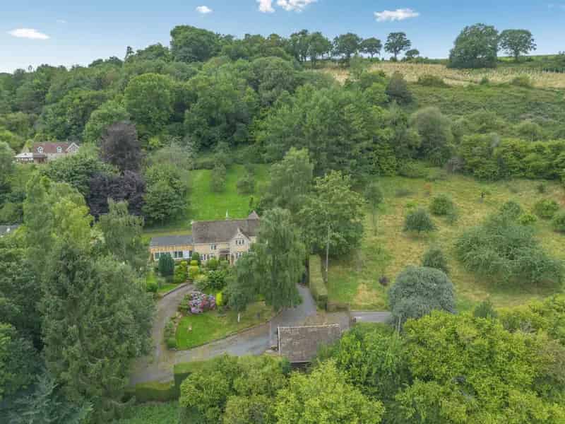 4 Bedroom Detached House Longhope Gloucestershire