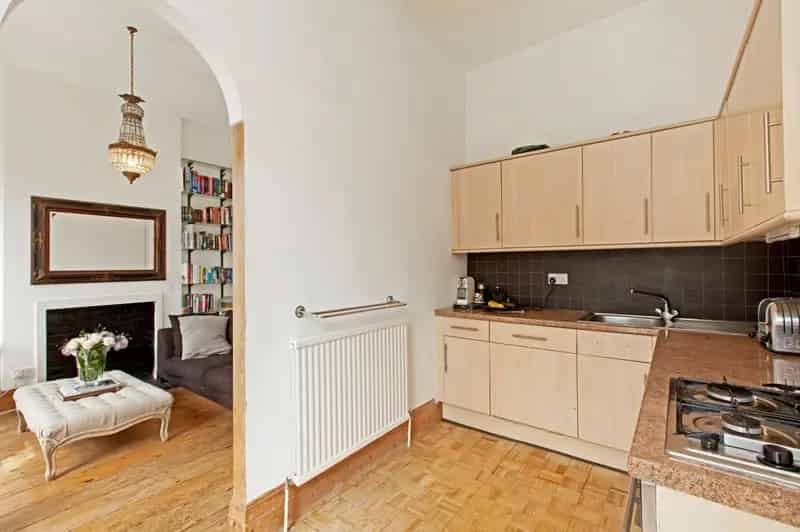 1 Bedroom Flat for Sale in Historic Milner Square N1