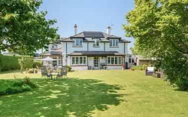 Detached House Near Wellington Four Bedrooms Double Garage
