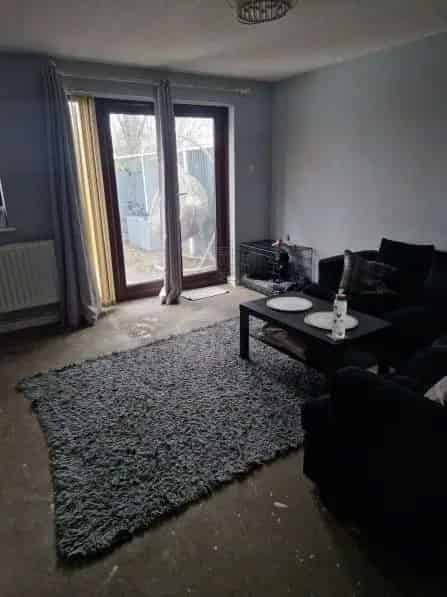 2 Bedroom Semi Detached House with Parking and Large Garden