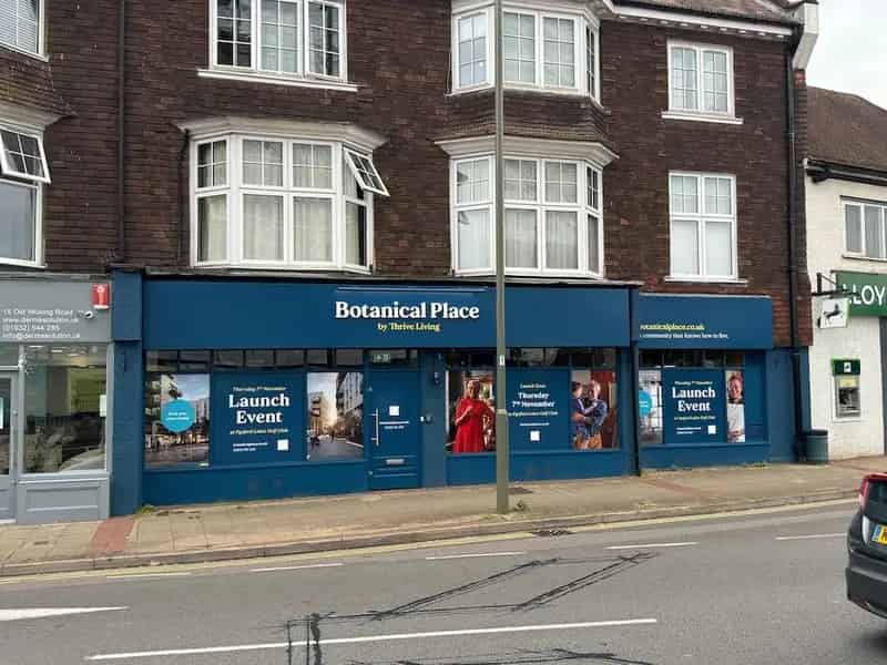 West Byfleet Commercial Unit - Showroom with Rear Access