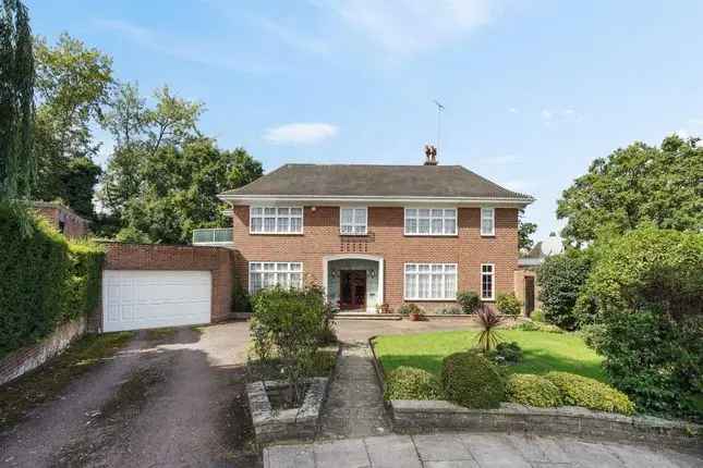 Family Home for Sale in Hampstead Garden Suburb