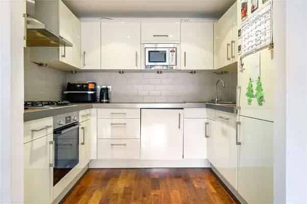 Spacious 579 sq ft Clerkenwell Apartment Chain Free
