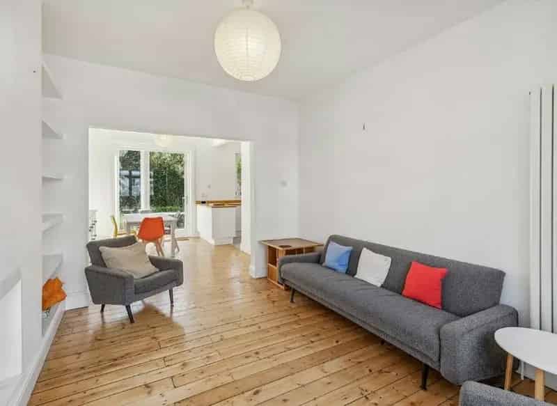 Four Bedroom Home with Double Reception and Private Garden