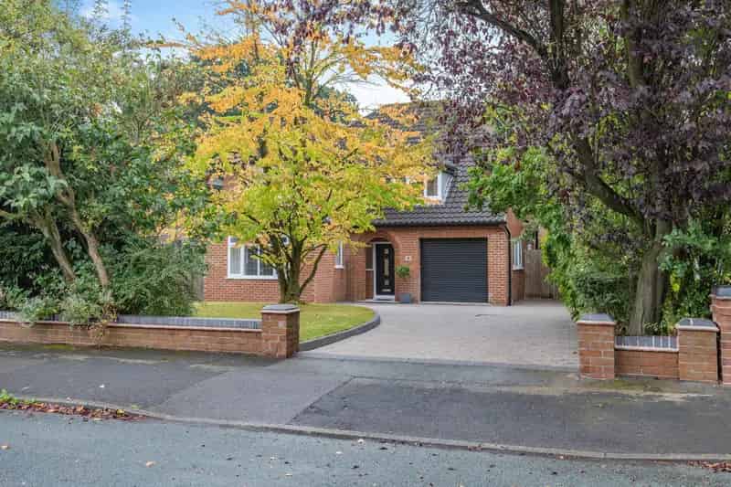 4 Bedroom Detached House For Sale Stafford