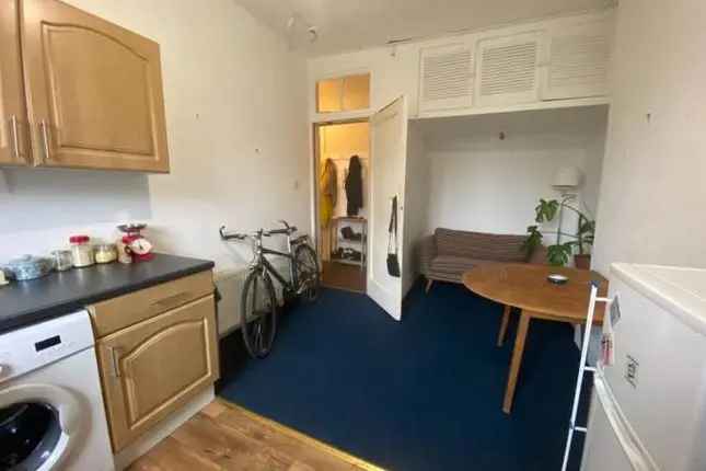 Flat to rent in Calder Street, Glasgow G42