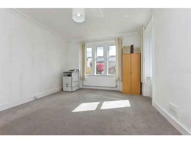 5 Bedroom Detached House For Sale - Renovation Project