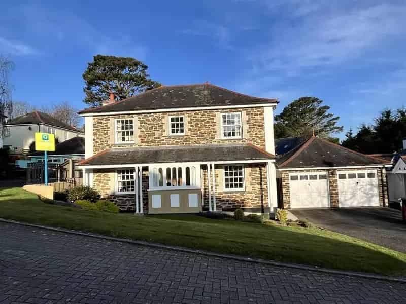 4 Bedroom Detached House for Sale in Truro