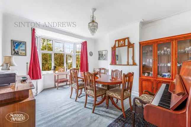 Terraced House for Sale in Ealing W13 - Family Home with Extension Potential