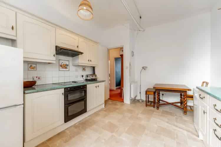 Spacious 2-Bedroom Flat in Central Finnieston Near Kelvingrove Park
