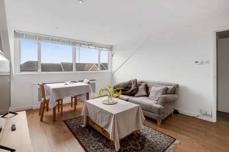 2 Bedroom Flat near Cricklewood Broadway Station