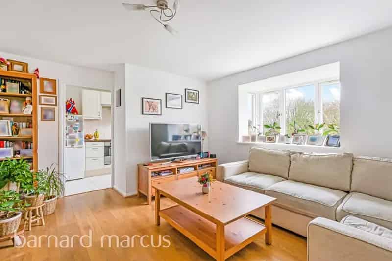 Flat For Sale , London, England